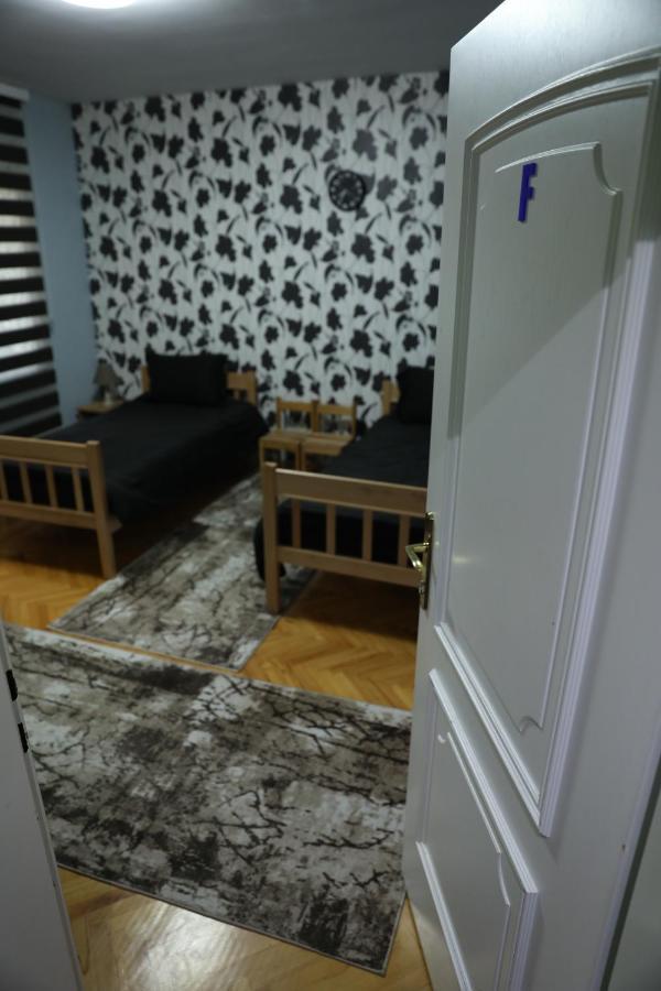 City Park Hostel Prishtinë Luaran gambar